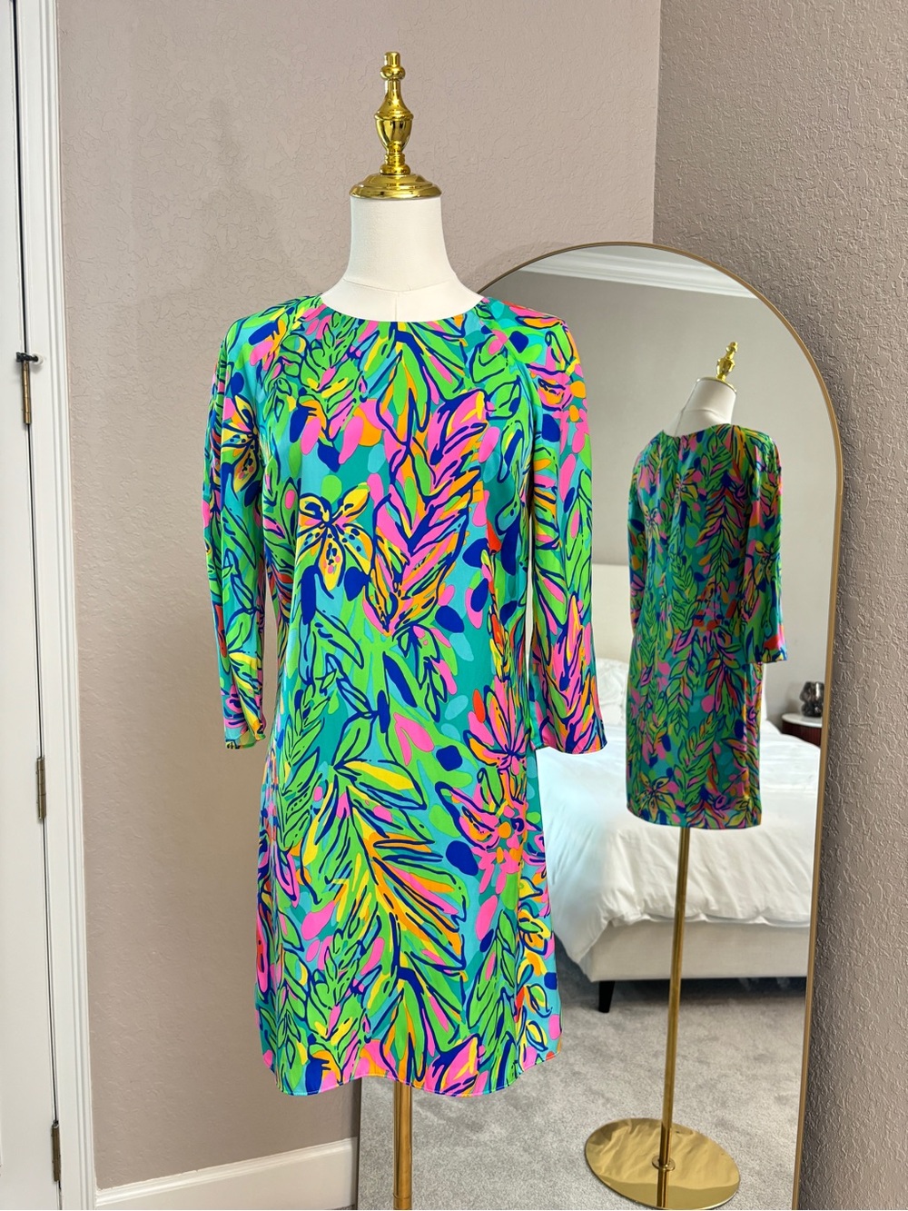 Vibrant Tropical Shift Dress in Multi Neon Print, 0
